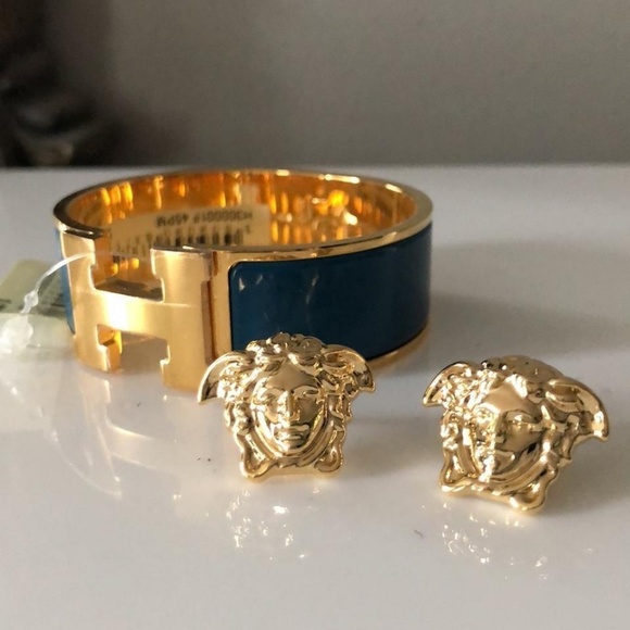 Versace Medusa Stud Medium Size Earrings - Picture 4 of 15